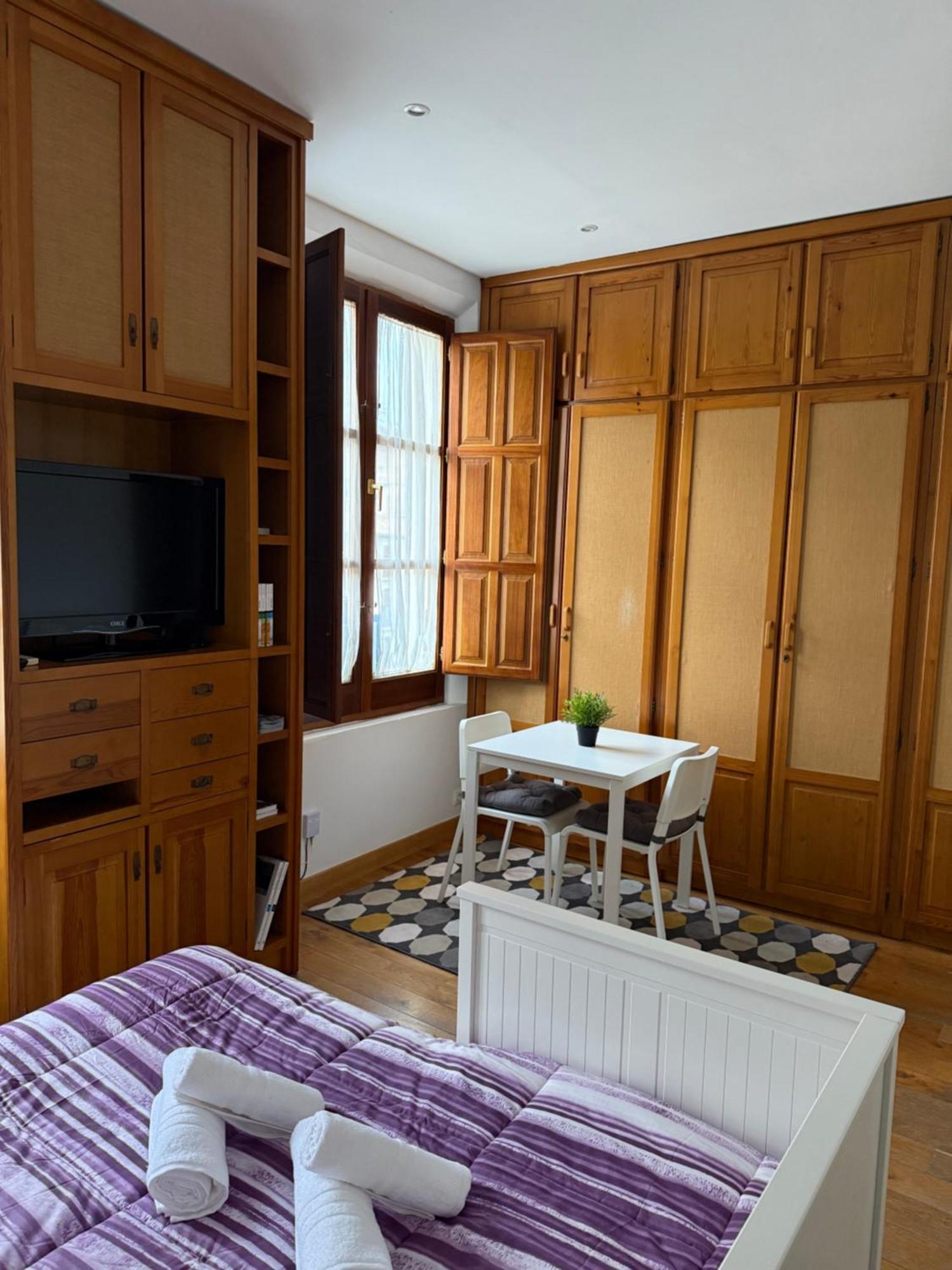Cozy Studio 6 Min To Alhambra-2 Min To Cathedral Walking Granada Ngoại thất bức ảnh